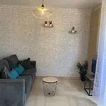 Appartement Grand Dans Résidence Avec Piscine Hyères