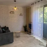 Grand Dans Résidence Avec Piscine