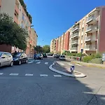 Grand Dans Résidence Avec Piscine *