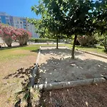 Grand Dans Résidence Avec Piscine Appartement *