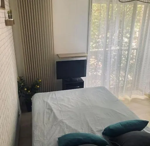 Grand Dans Avec Piscine Apartman *