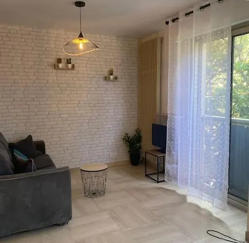 Grand Dans Avec Piscine