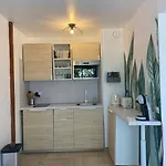 Apartment Grand Dans Avec Piscine Hyeres