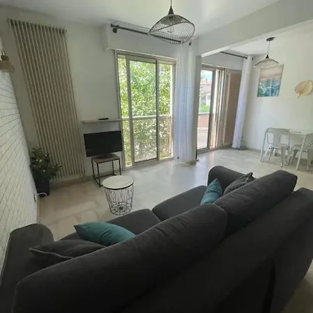 Grand Dans Avec Piscine Ιέρ