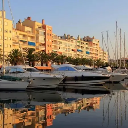 Apartmán Grand Dans Avec Piscine *