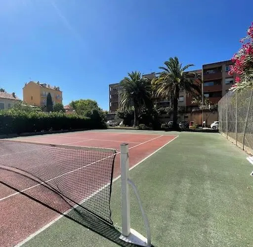 Grand Dans Avec Piscine *