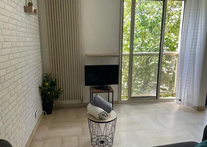 Lejlighed Grand Dans Avec Piscine Hyères